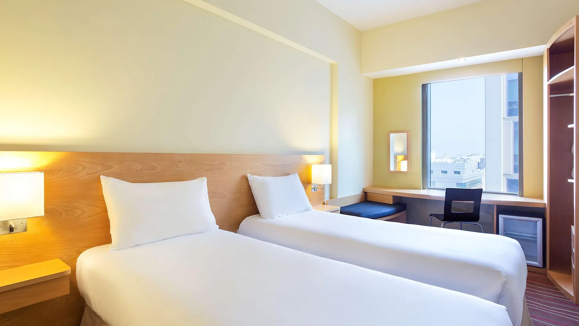 ***  Hotel Ibis Al Rigga Dubái Emiratos Árabes Unidos